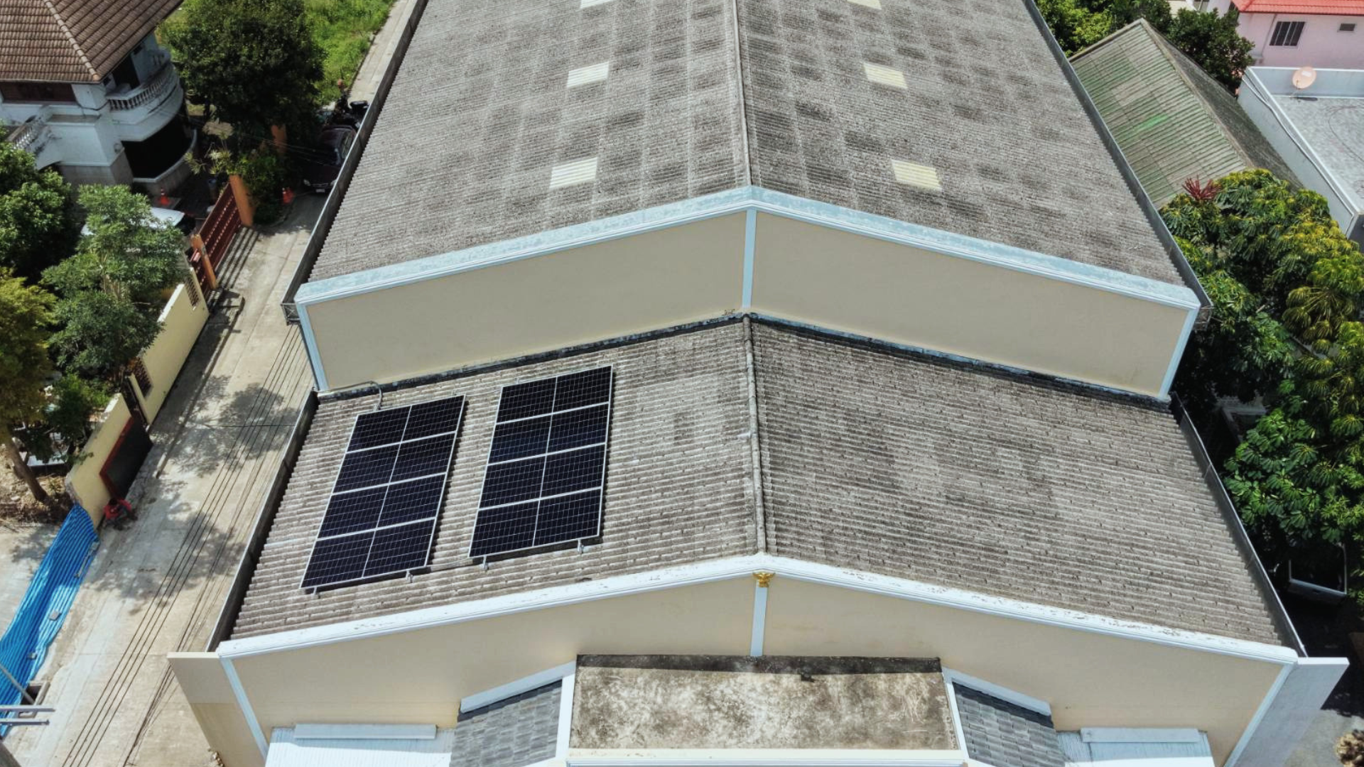 โซล่าเซลล์บนหลังคาบ้านพักอาศัย กำลังการผลิตติดตั้ง 4.905 kWp
